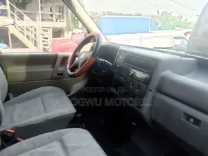 Volkswagen Transporter 2002 Orange