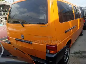 Volkswagen Transporter 2002 Orange