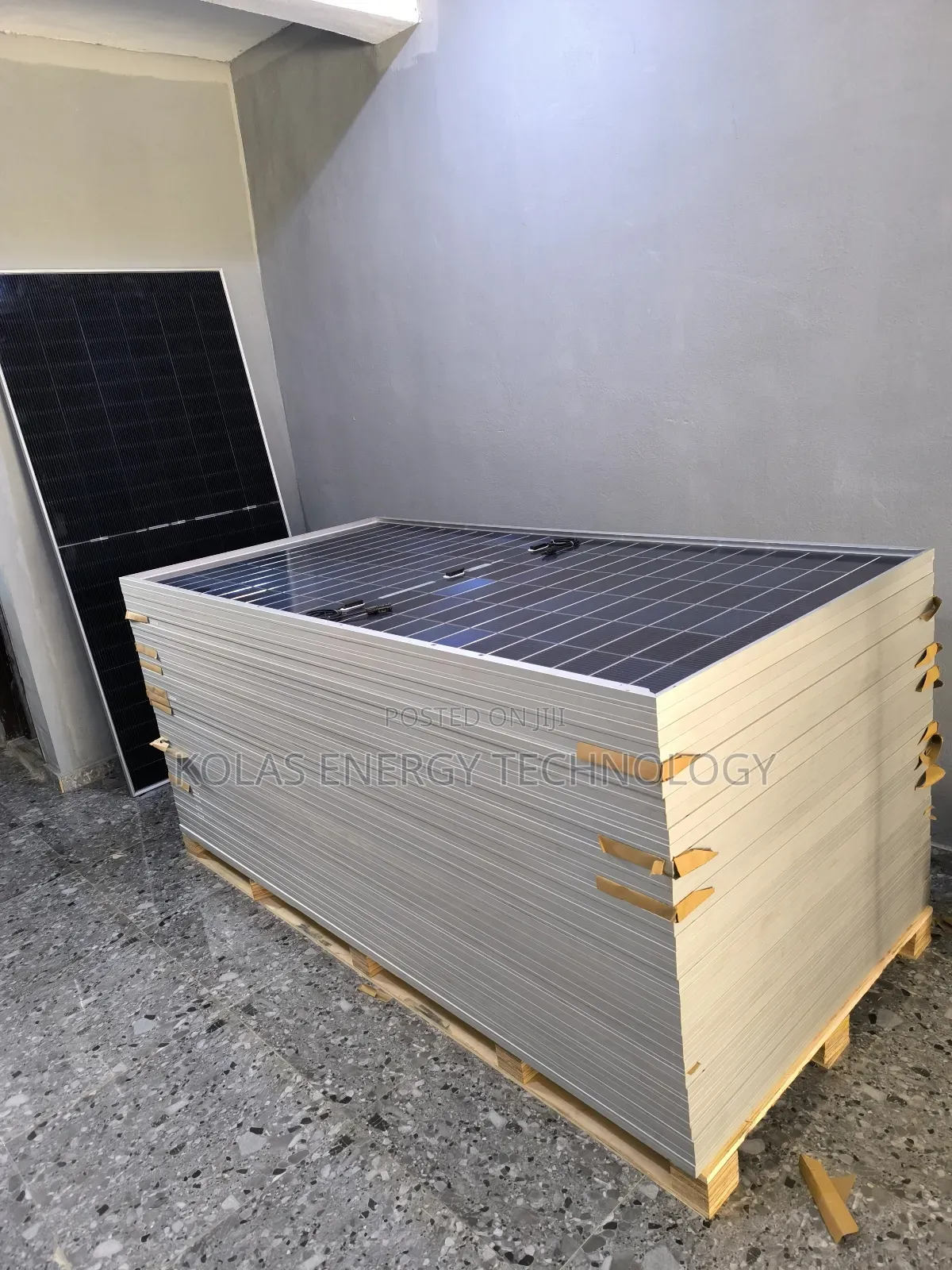 Jinko 590w Bifacial Solar Panel