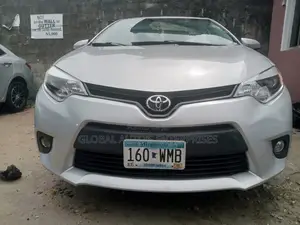 Toyota Corolla LE Premium 4dr Sedan (1.8L 4cyl CVT) 2016 Silver