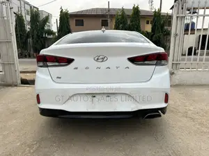 Hyundai Sonata SE 2018 White