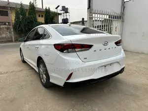 Hyundai Sonata SE 2018 White