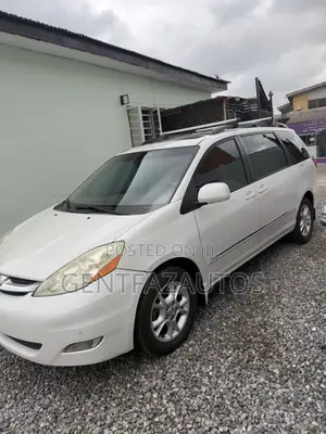 Toyota Sienna XLE Limited AWD 2006 White