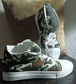 Light Weight Unisex Sneakers