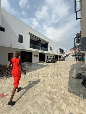 5bdrm Duplex in Ikota for sale