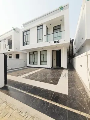 5bdrm Duplex in Chevron for sale