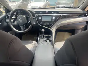 Toyota Camry LE (2.5L 4cyl 8A) 2019 Gray