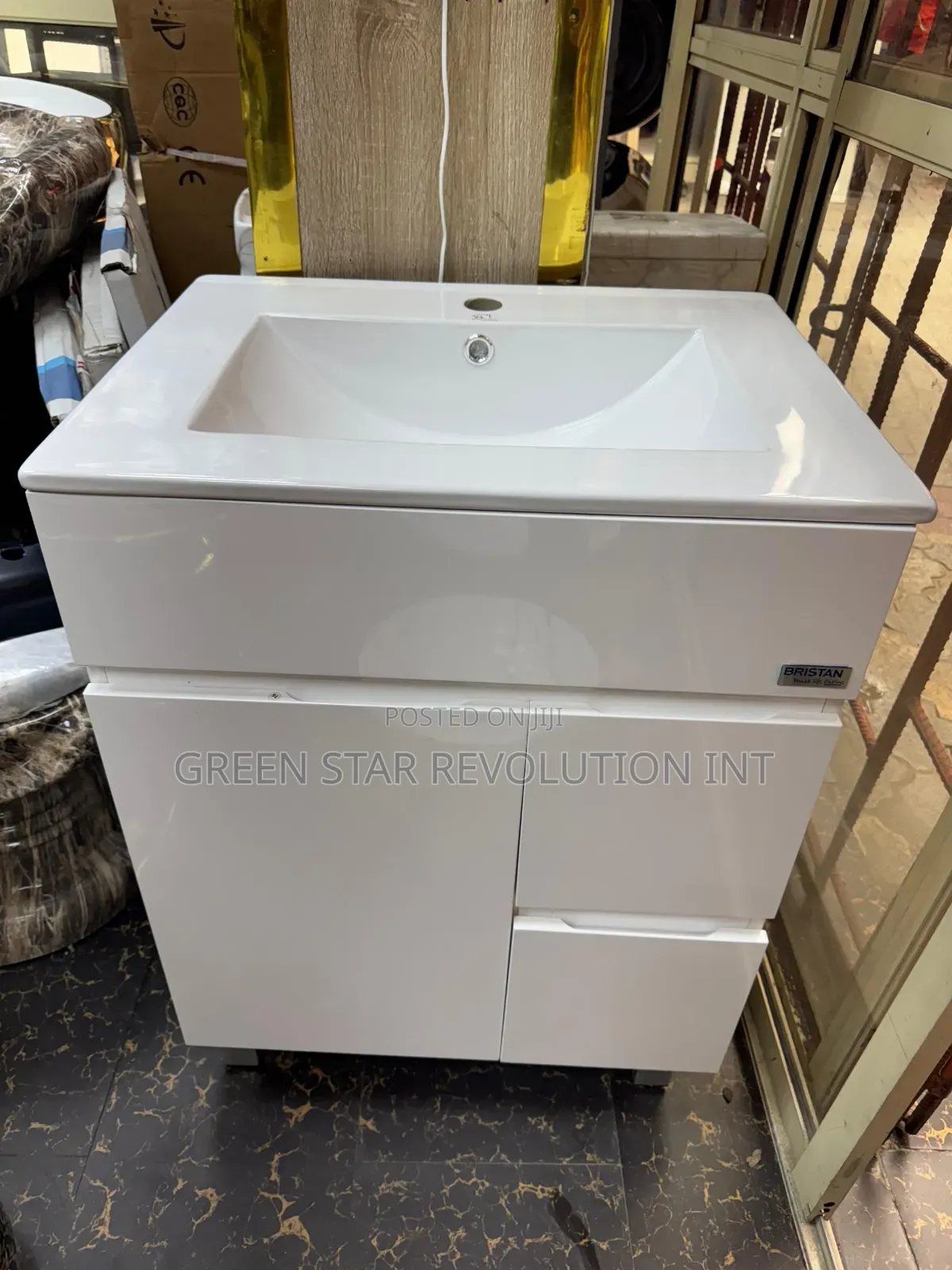 Cabinet Basin