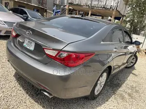 Hyundai Sonata GLS Sedan FWD (2.4L 4cyl 6A) 2012 Gray