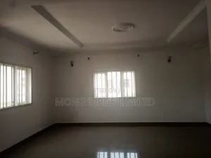 3bdrm Apartment in Lekki Phase 1 for rent