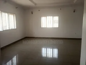 3bdrm Apartment in Lekki Phase 1 for rent