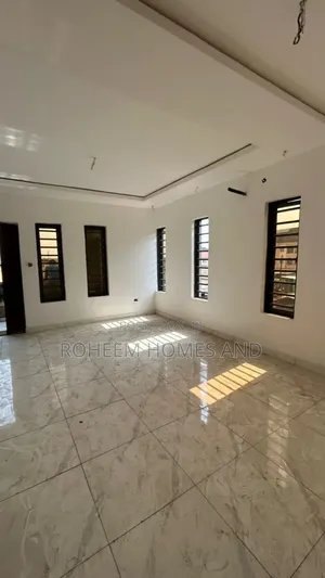 2bdrm Block of Flats in Secured Area, Gbagada for sale