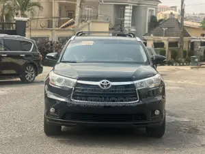 Toyota Highlander XLE 4x4 V6 (3.5L 6cyl 8A) 2017 Black