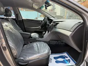 Hyundai Sonata SE Sedan FWD (2.4L 4cyl 6A) 2013 Gray