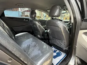 Hyundai Sonata SE Sedan FWD (2.4L 4cyl 6A) 2013 Gray