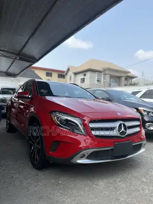 Mercedes-Benz GLA 250 2018 Red