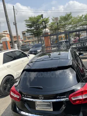 Mercedes-Benz GLA 250 2018 Black