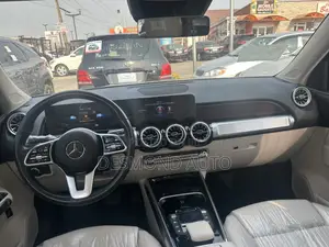 Mercedes-Benz GLB-Class GLB 250 4MATIC 2023 Black