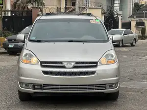 Toyota Sienna XLE Limited AWD 2005 Silver