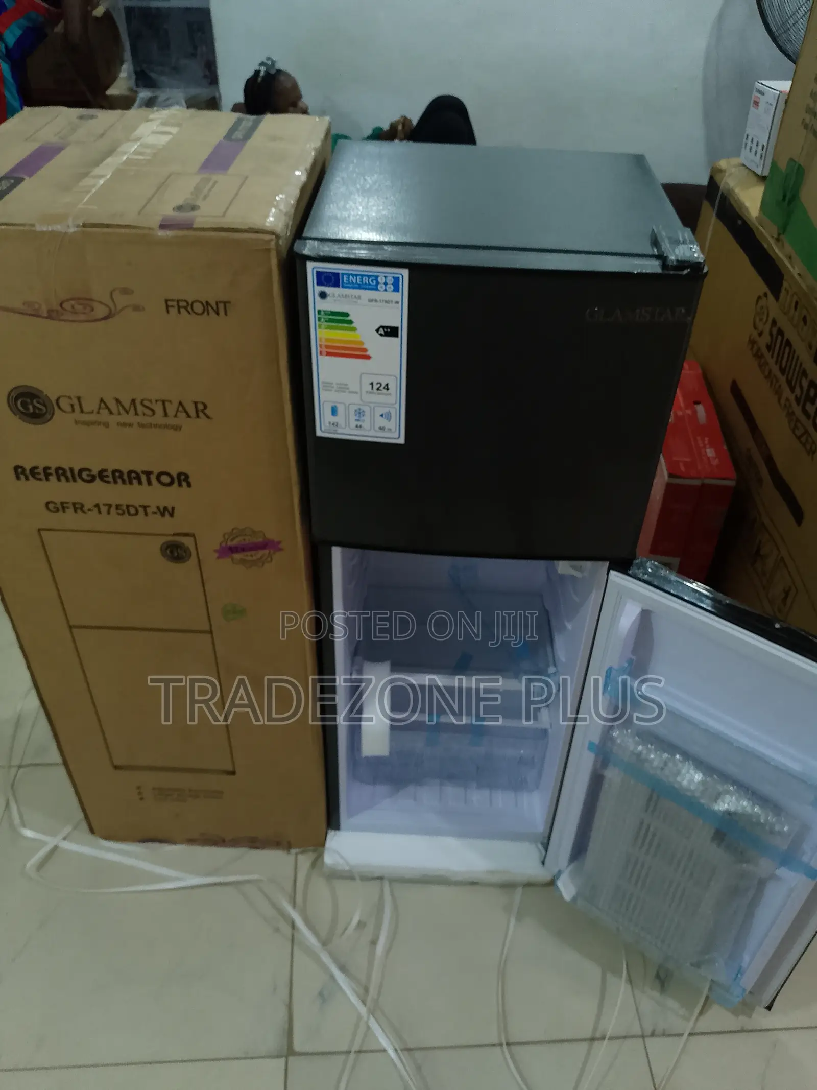Glasmstar 175l Refrigerator Large Storage Capacity for Family