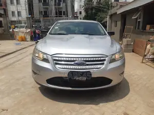 Ford Taurus 2010 Silver