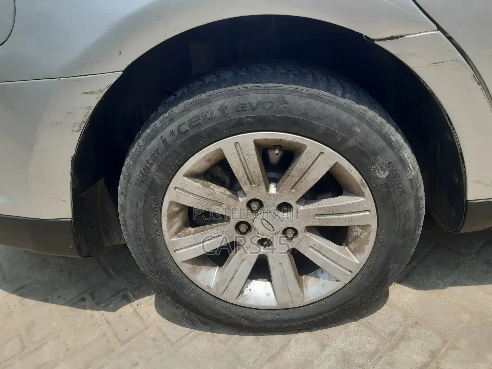 Ford Taurus 2010 Silver