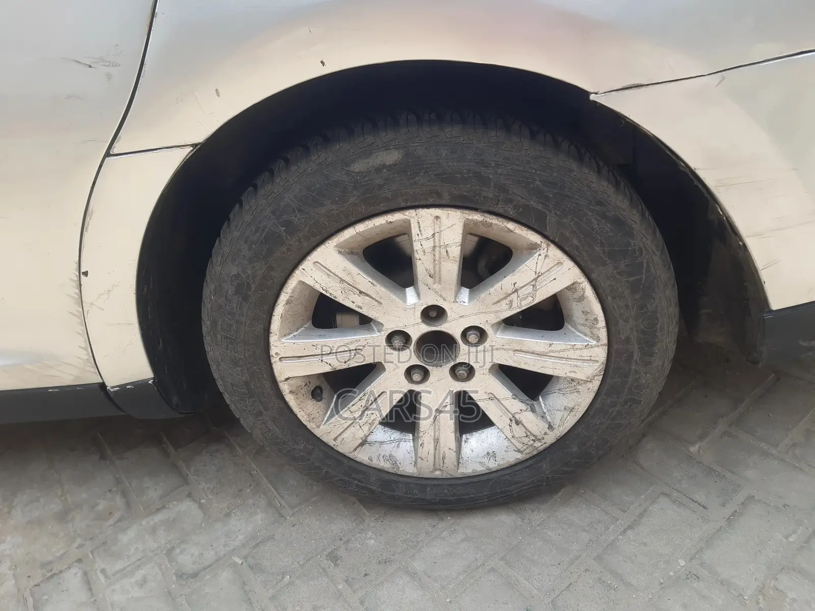Ford Taurus 2010 Silver