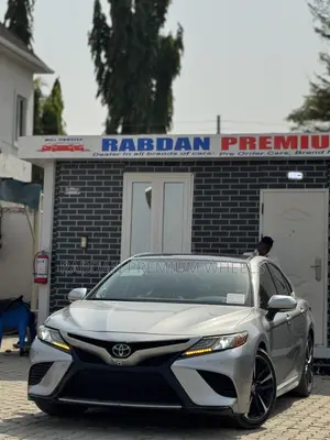 Toyota Camry XSE FWD 2020 Silver