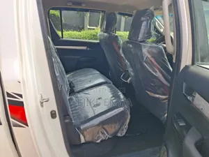 Toyota Hilux SR5 4x4 2019 White