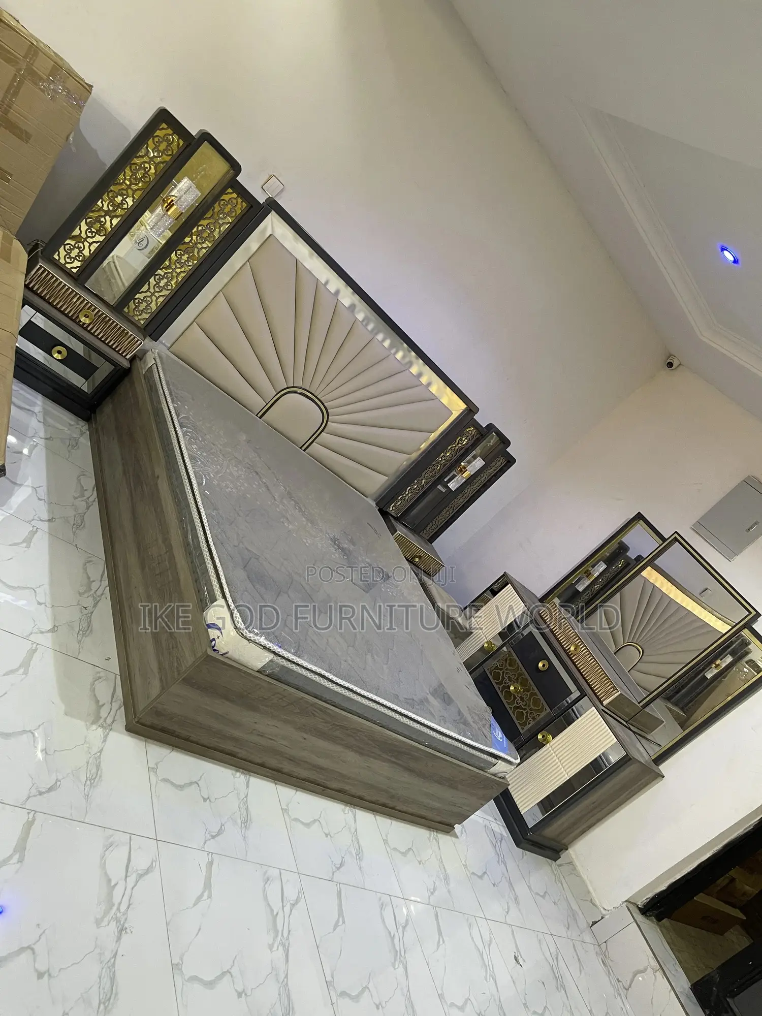 6by7 Imported Turkish Bed With Dressing Mirror