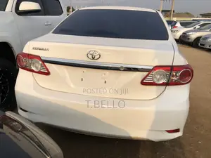 Toyota Corolla LE 4dr Sedan (1.8L 4cyl 4A) 2012 White