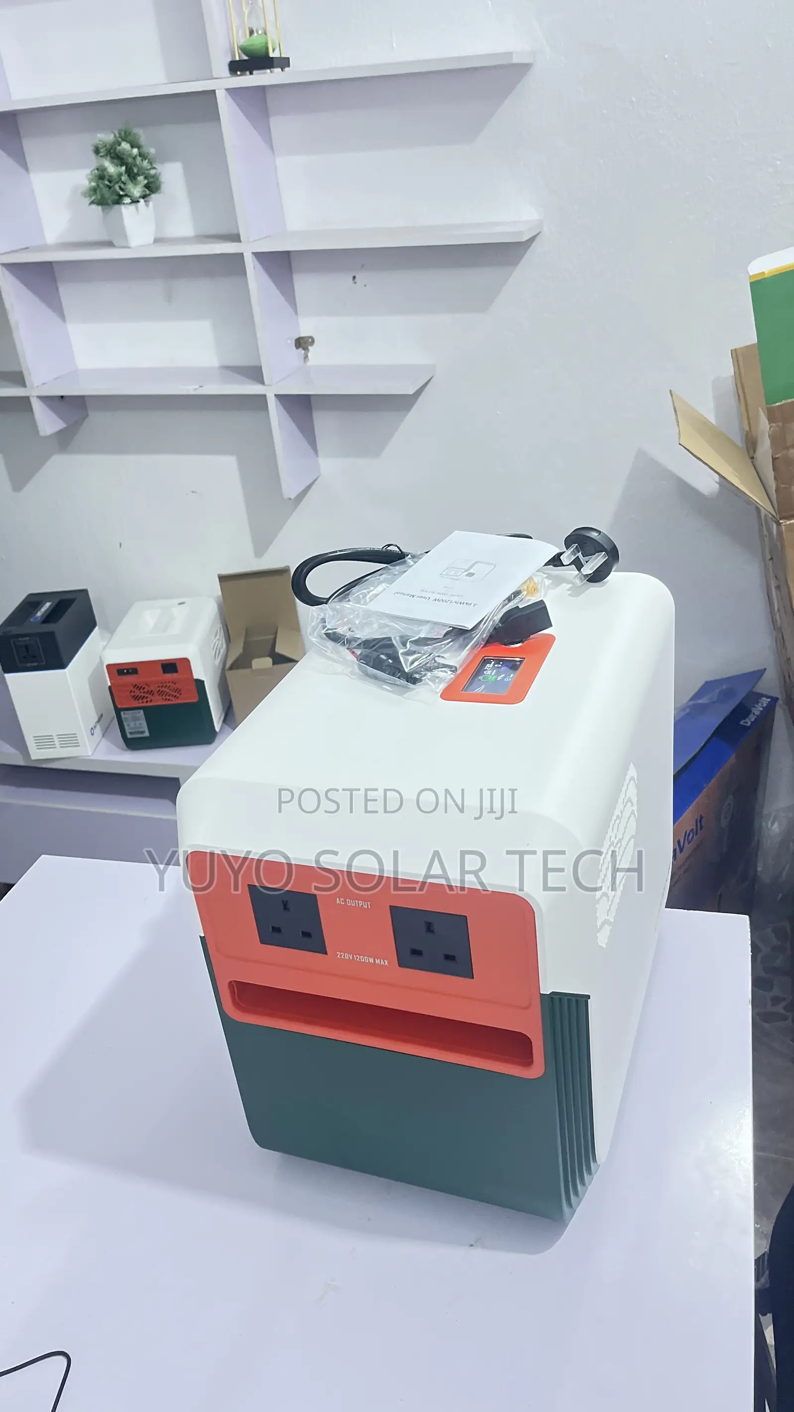 Cola 3600w Solar Generator