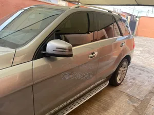Mercedes-Benz M Class ML350 4dr SUV (3.5L 6cyl 7A) 2015 Brown