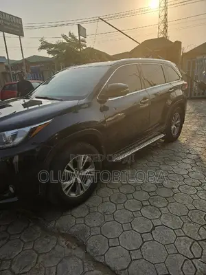 Toyota Highlander XLE 4dr SUV (3.5L 6cyl 6A) 2015 Black