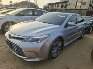 Toyota Avalon Limited FWD Sedan (3.6L 6cyl 6A) 2016 Silver
