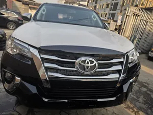 Toyota Fortuner 2020 Black