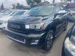 Toyota Sequoia Platinum 4dr SUV 4WD (5.7L 8cyl 6A) 2015 Black