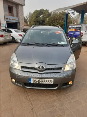 Toyota Corolla Verso 2008 Gold