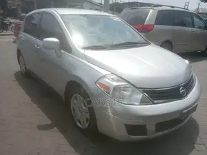 Nissan Versa 2012 Silver