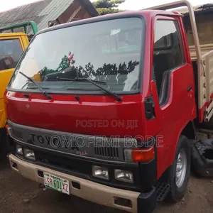 Toyota Dyna 150 Big Bucket Four Tyres Petrol Truck