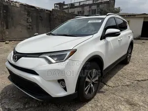 Toyota RAV4 2017 White