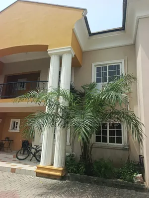 3bdrm Apartment in Lekki Phase 1 for rent