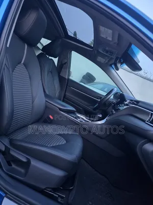 Toyota Camry SE FWD (2.5L 4cyl 8AM) 2018 Blue