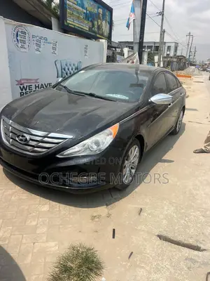 Hyundai Sonata Limited 2.0T Sedan (2.0L 4cyl 6A) 2013 Black