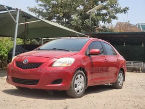 Toyota Yaris 2012 Maroon