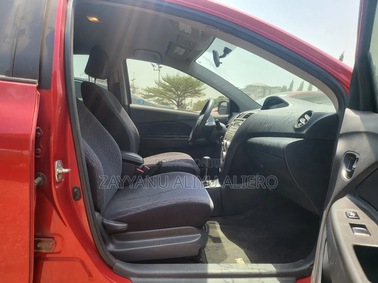 Toyota Yaris 2012 Maroon