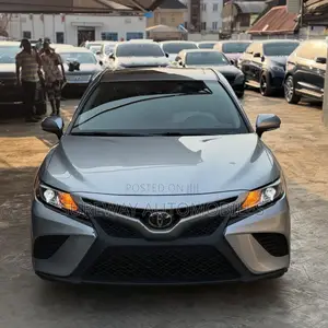 Toyota Camry 2019 Gray