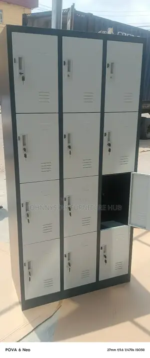 Metal 12 Doors Workers Lockers