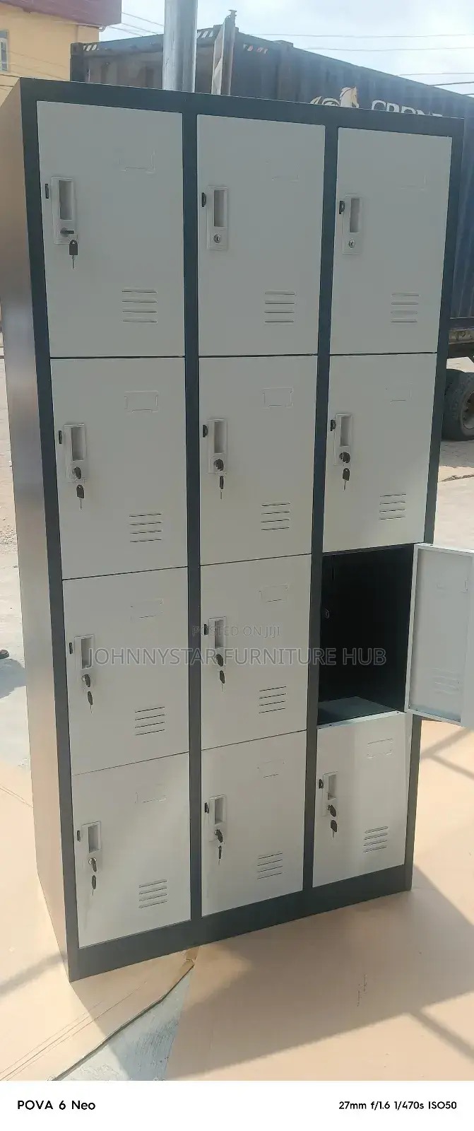 Metal 12 Doors Workers Lockers