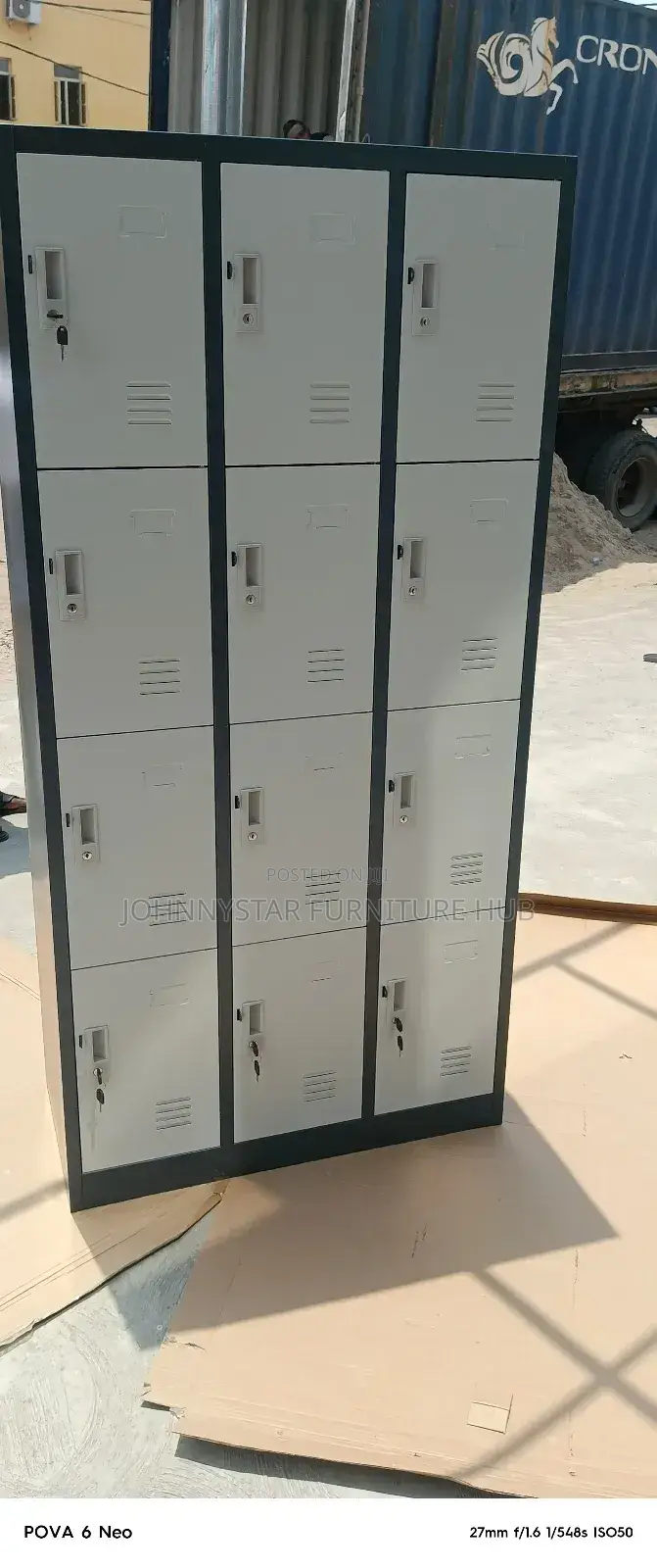Metal 12 Doors Workers Lockers